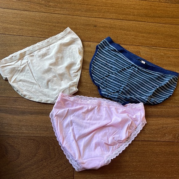 Set of 3 Victoria’s Secret high leg briefs size Medium cotton lace washed - Picture 7 of 7